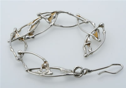 A picture of a linked bracelet