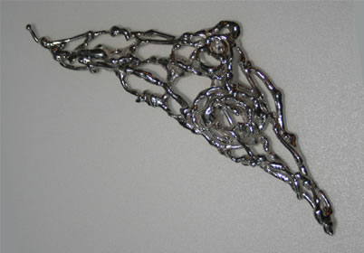 Knotted brooch